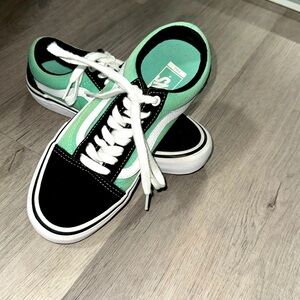 Shoes vans size 8